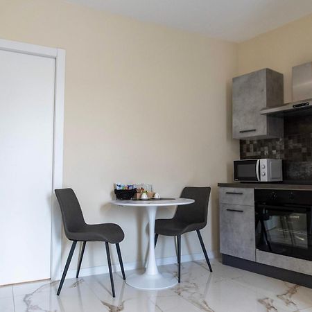 Apartamento Casa Di Zina Verona Exterior foto
